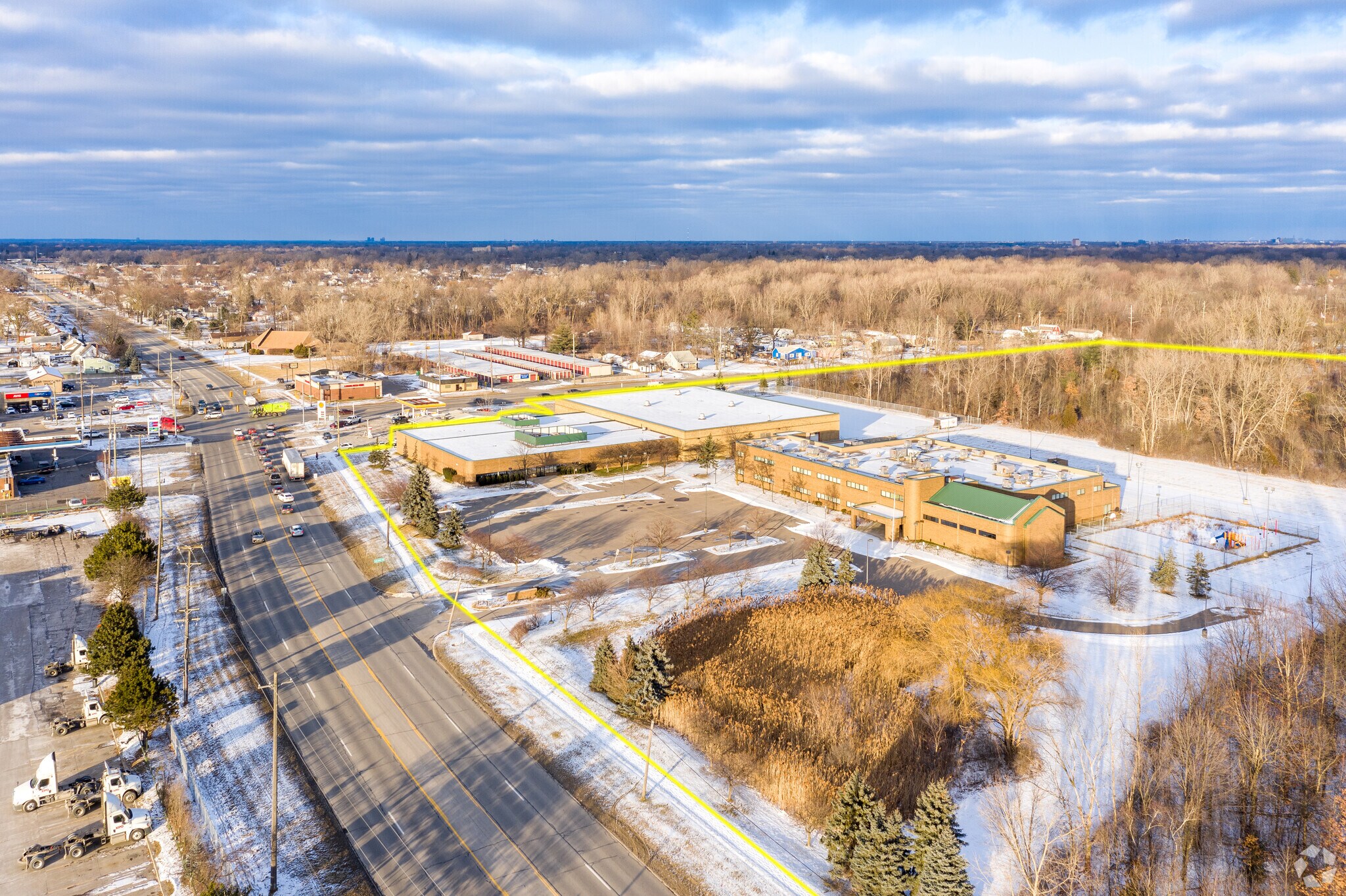 5875 and 5931 Middlebelt Road Romulus, MI for Sale