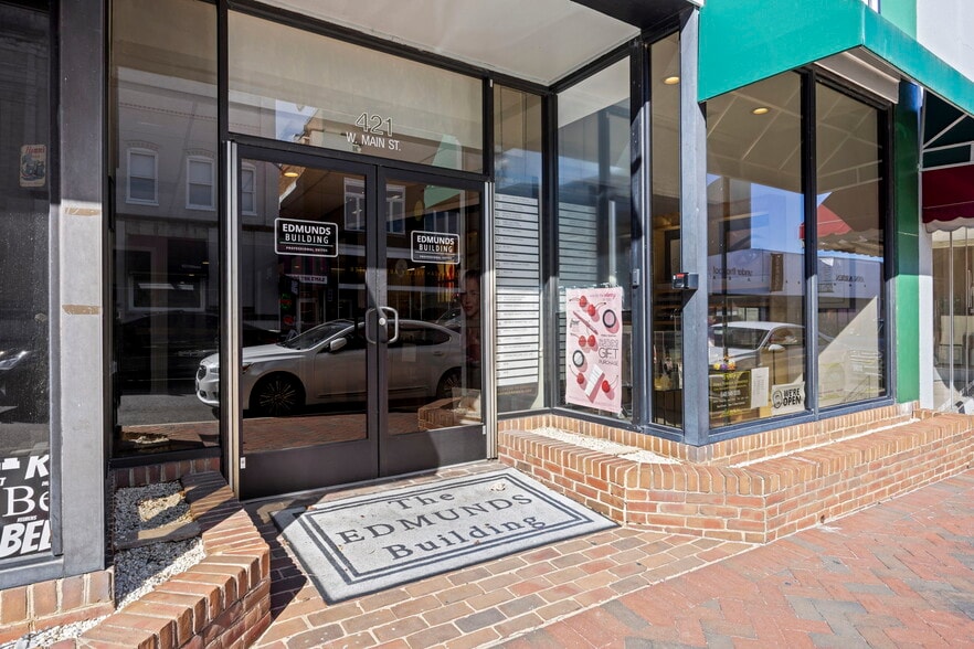 421 W Main St, Waynesboro, VA for sale - Building Photo - Image 3 of 57