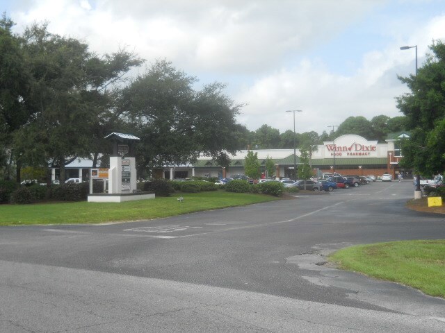 136 Retreat Plz, Saint Simons Island, GA for sale Building Photo- Image 1 of 1