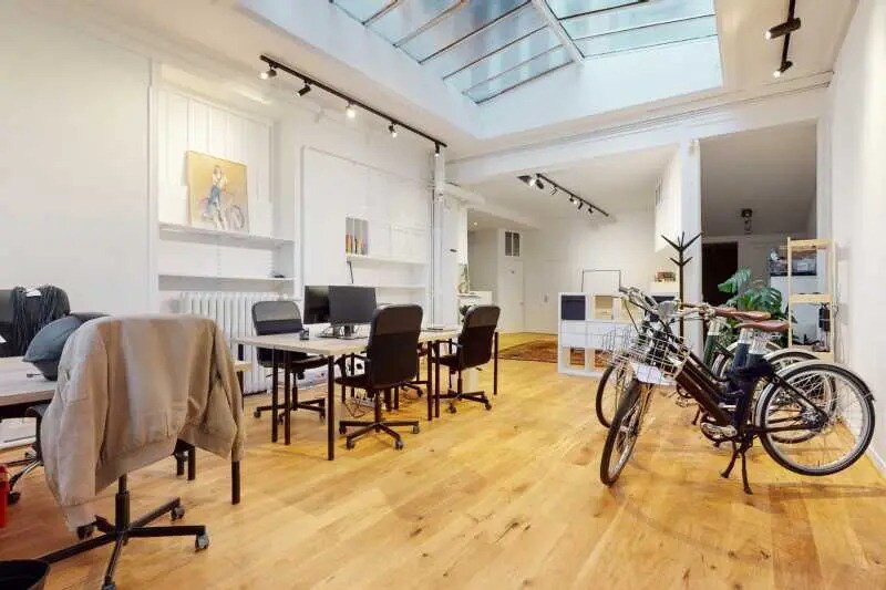 Office in Paris for lease Building Photo- Image 1 of 18