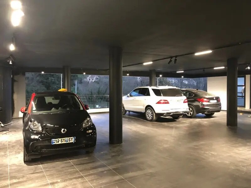 Retail in La Colle-sur-Loup for lease Interior Photo- Image 1 of 4