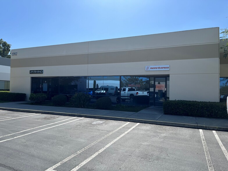 1392 Poinsettia Ave, Vista, CA for lease - Building Photo - Image 3 of 8