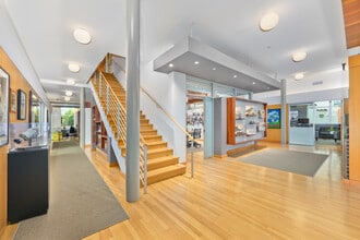 619 Arizona Ave, Santa Monica, CA for lease Interior Photo- Image 1 of 11