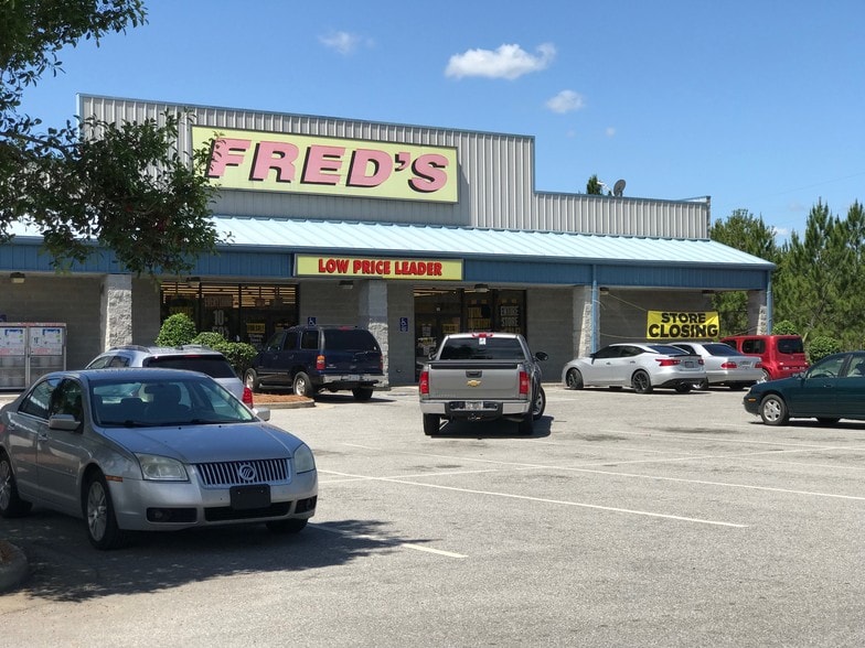 767 Veterans Pkwy, Hinesville, GA for lease - Building Photo - Image 2 of 8