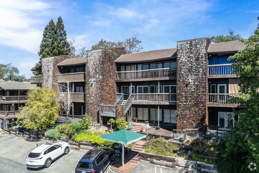 Portfolio of 4 properties for sale on LoopNet.com - Primary Photo - Image 1 of 4