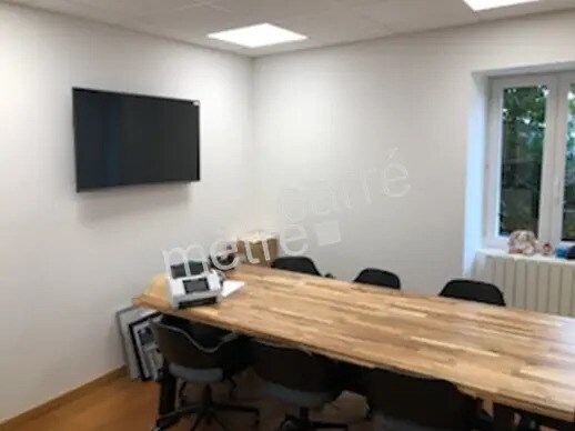 Retail in Nantes for sale Building Photo- Image 1 of 9