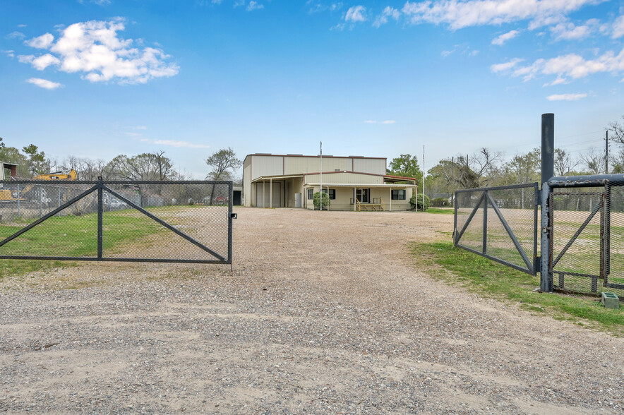 418 Bayou Dr, Channelview, TX for sale - Building Photo - Image 2 of 23