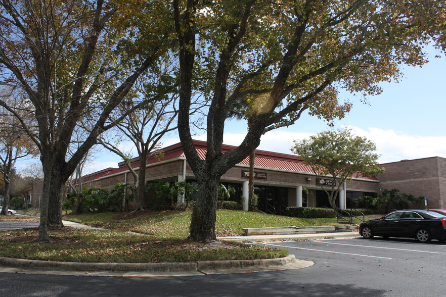 528 Northlake Blvd, Altamonte Springs, FL for lease - Building Photo - Image 1 of 11