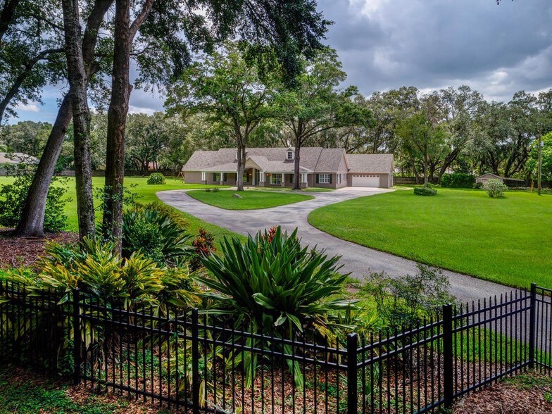 2844 John Moore Rd, Brandon, FL 33511