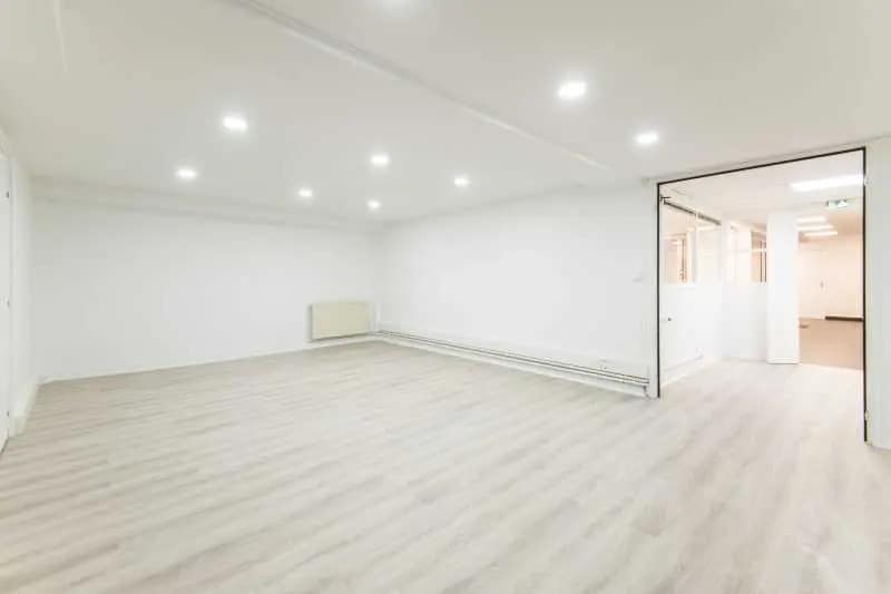 Office in Suresnes for lease - Interior Photo - Image 2 of 9