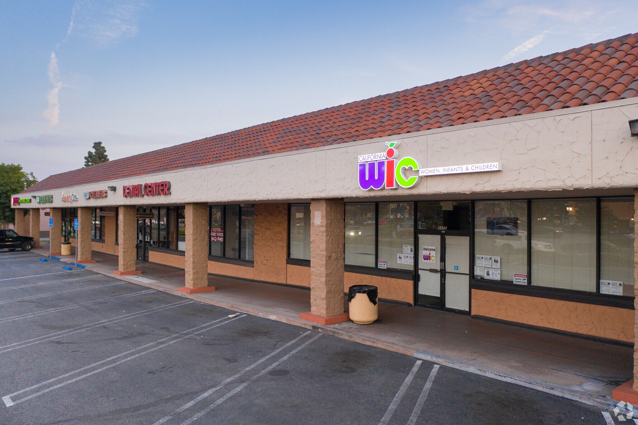 86008800 Whittier Blvd, Pico Rivera, CA 90660 Pico Rivera Plaza