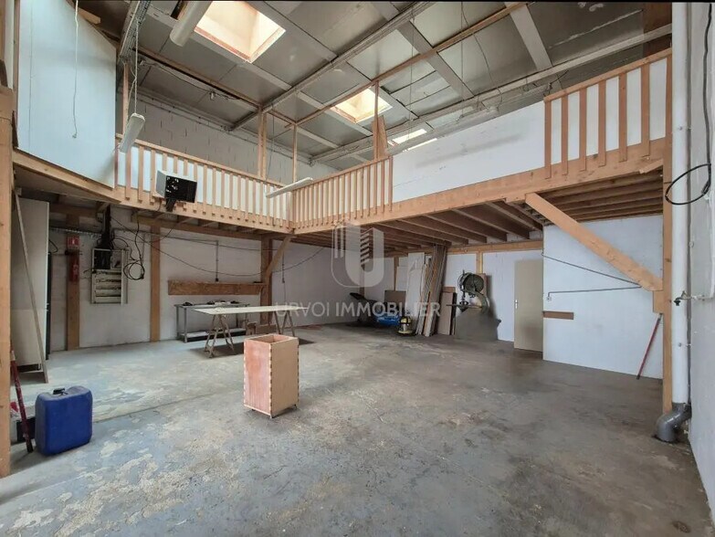 Industrial in Saint-Leu-la-Forêt for lease - Interior Photo - Image 3 of 11