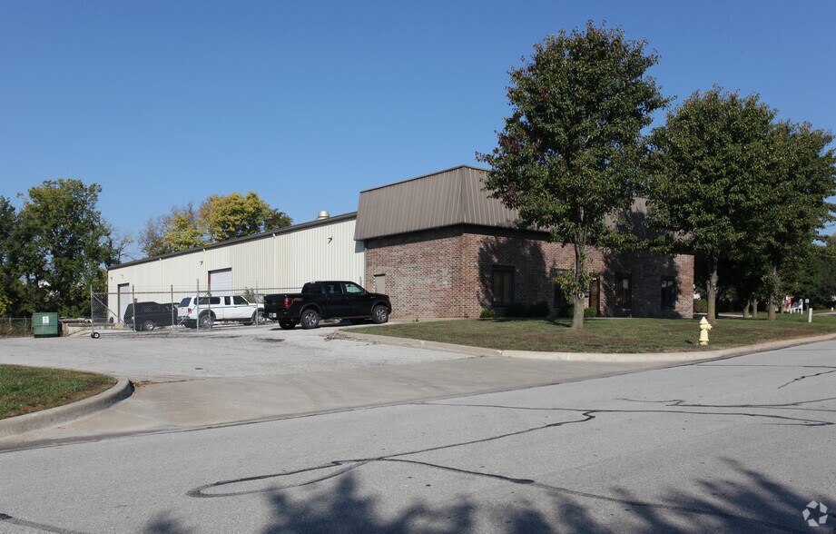 13910 Norby Rd, Grandview, MO 64030