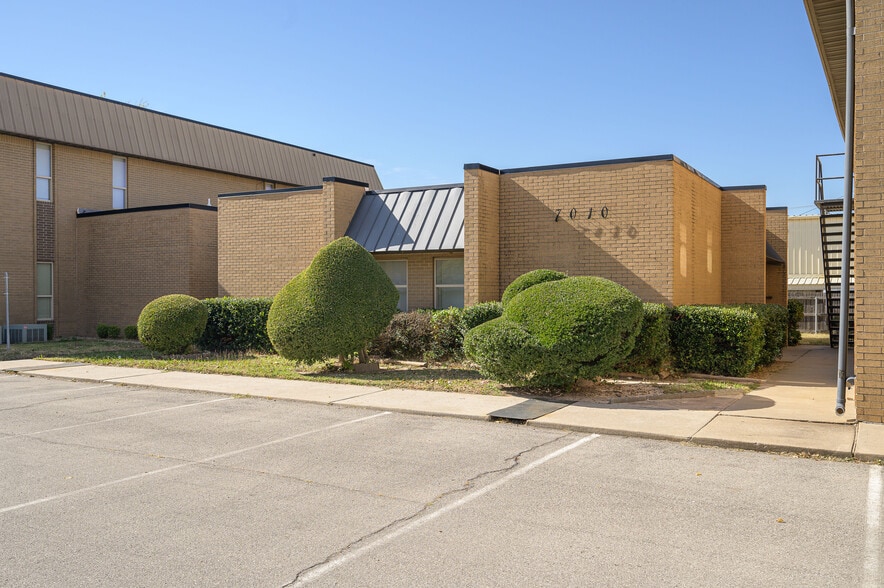 7010 NW 63rd St, Bethany, OK for sale - Primary Photo - Image 1 of 2