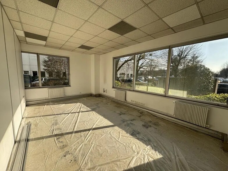 Industrial in Villepinte for lease - Building Photo - Image 2 of 14