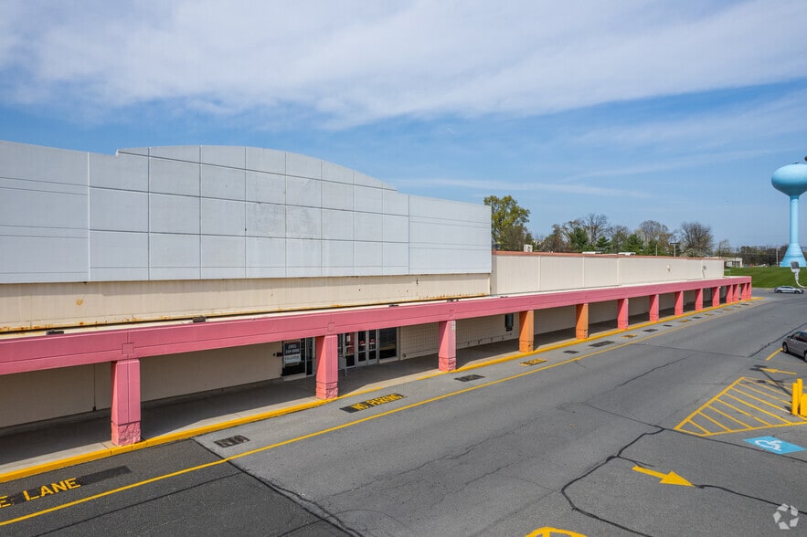 4701-4797 W Tilghman St, Allentown, PA for lease - Building Photo - Image 2 of 8