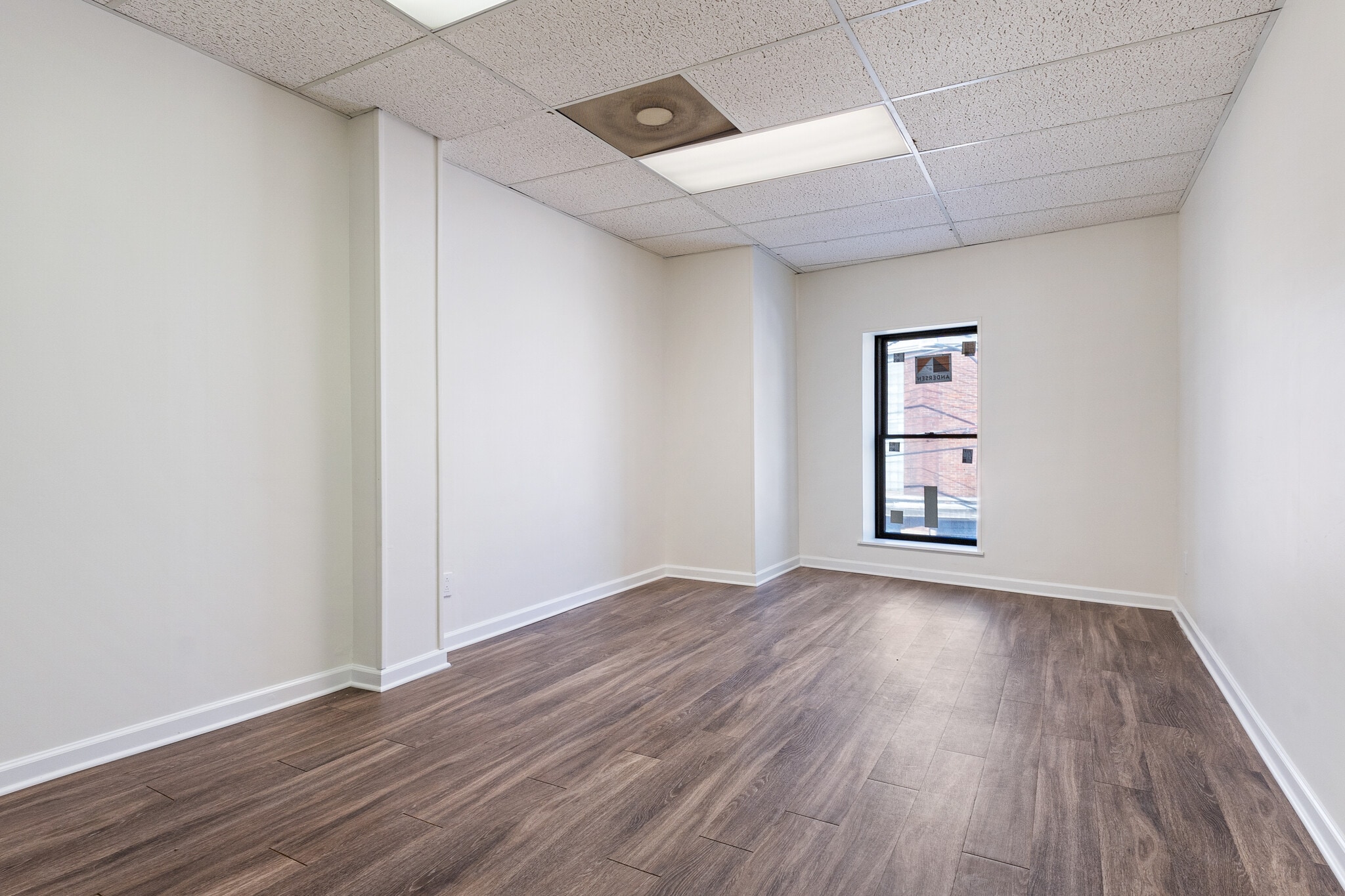 1045 N Canal St, Pittsburgh, PA for lease Interior Photo- Image 1 of 2