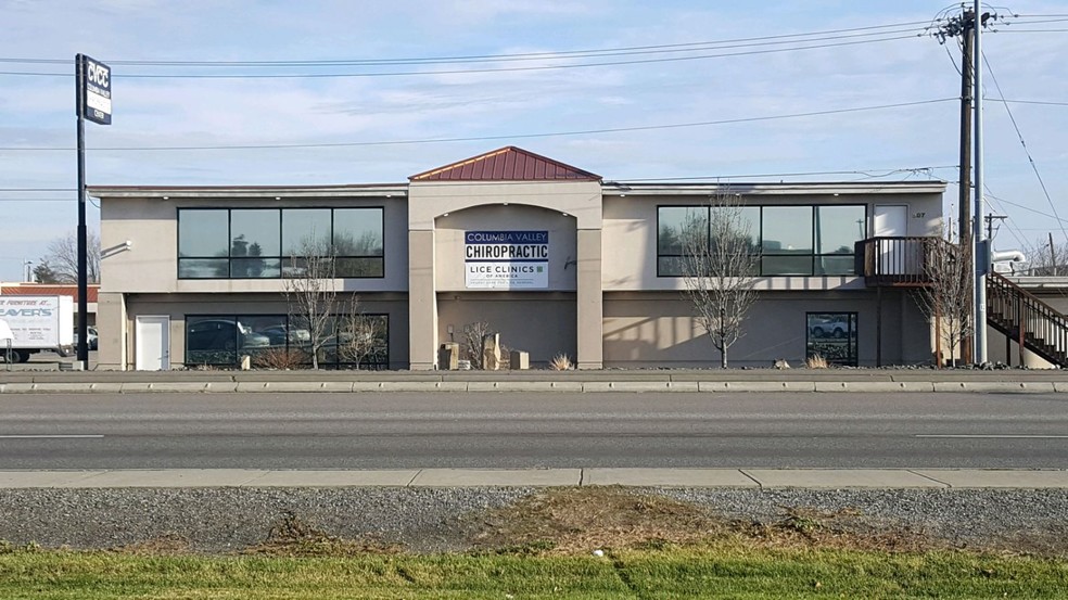 207 N Dennis St, Kennewick, WA for lease - Building Photo - Image 2 of 12