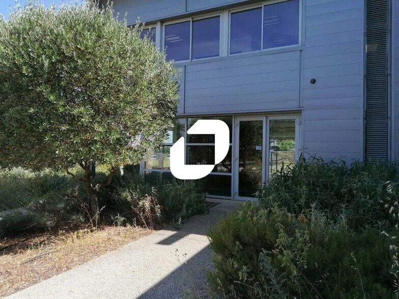 Office in Castries for lease - Building Photo - Image 3 of 6