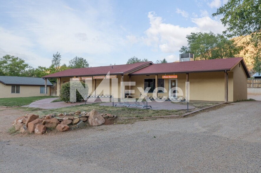 1458 Zion Park Blvd, Springdale, UT for sale - Building Photo - Image 1 of 1