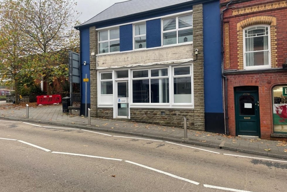 17 College St, Ammanford for sale Building Photo- Image 1 of 1