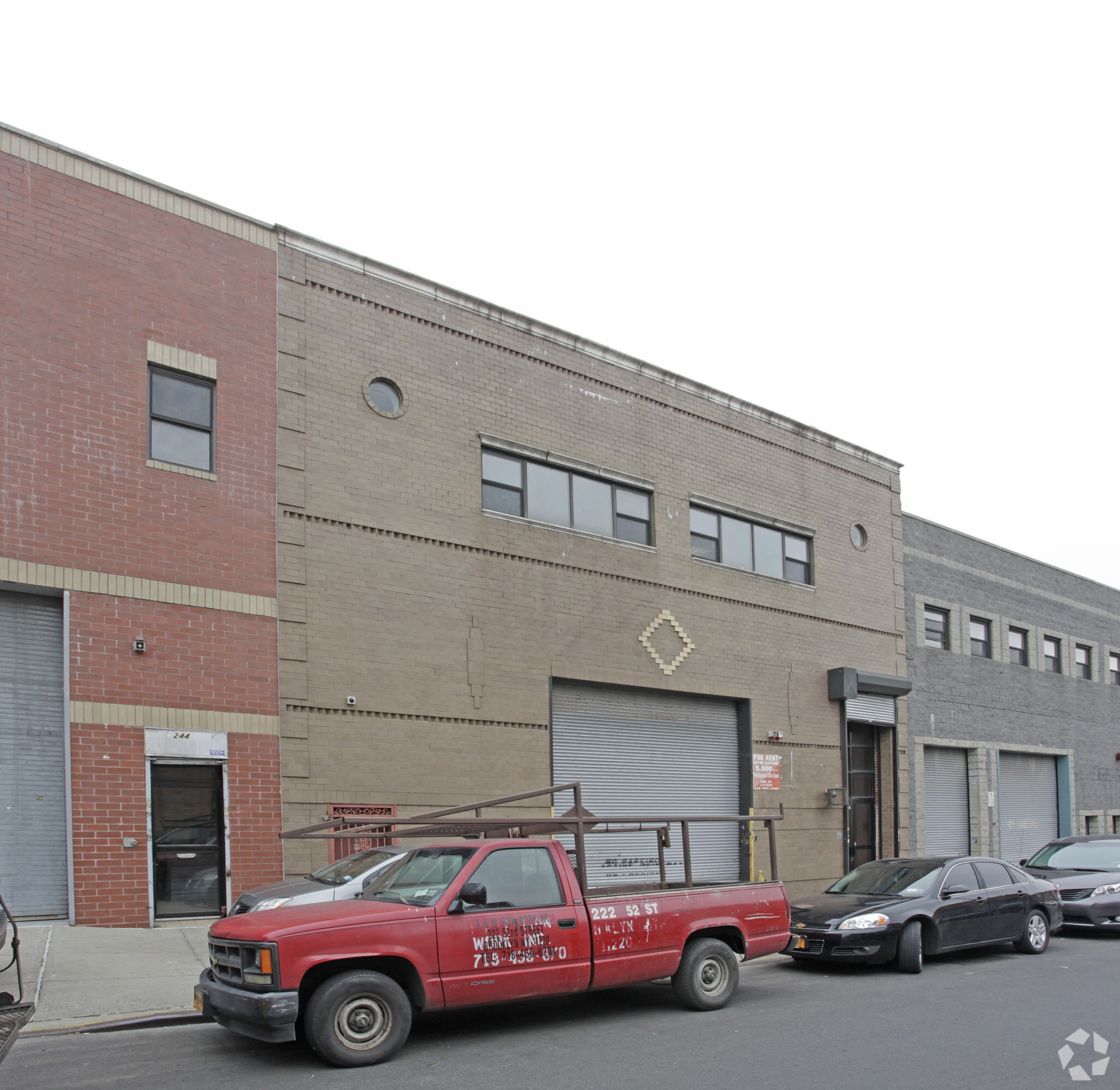240 52nd St, Brooklyn, NY for lease Primary Photo- Image 1 of 3