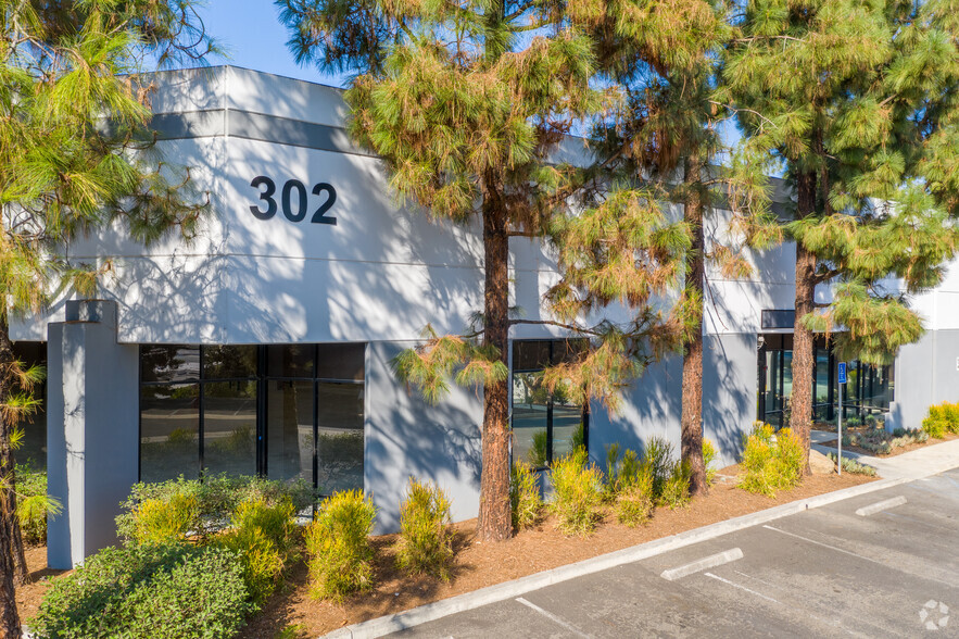 302 Enterprise St, Escondido, CA for lease - Building Photo - Image 3 of 14