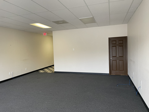 2725 Northwest Blvd, Newton, NC for lease Interior Photo- Image 2 of 6