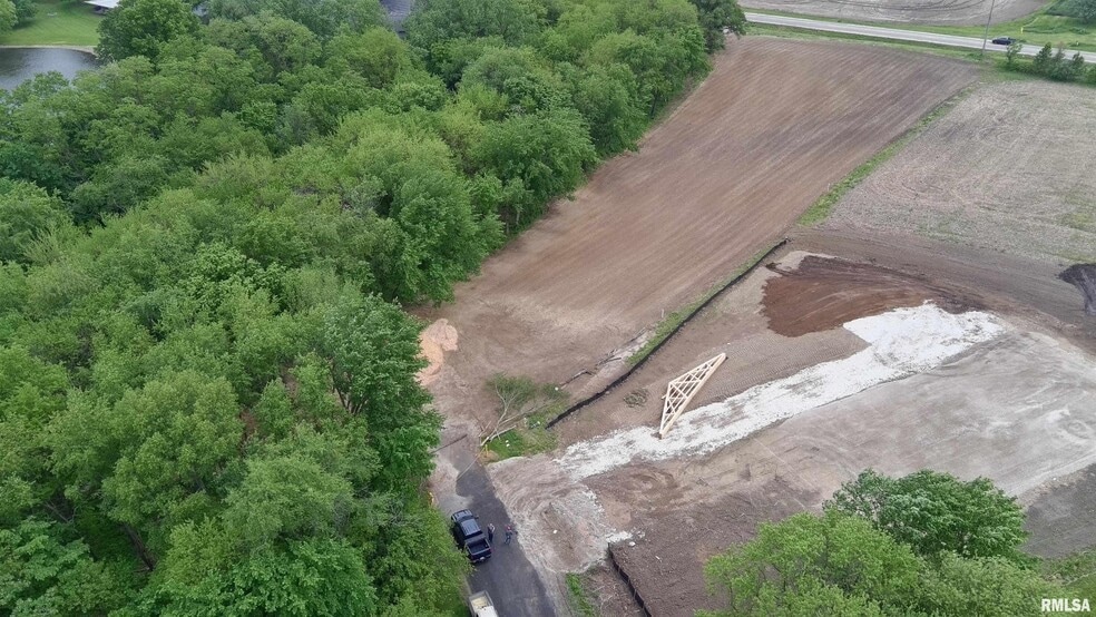 7501 US-150 Hwy, Edwards, IL for sale - Primary Photo - Image 1 of 3