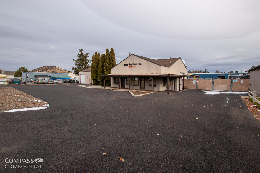 480 SE Bridgeford Blvd, Bend, OR for lease - Building Photo - Image 3 of 10