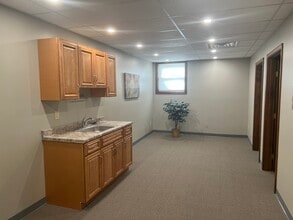 350 Main St, Haverhill, MA for lease Interior Photo- Image 1 of 7