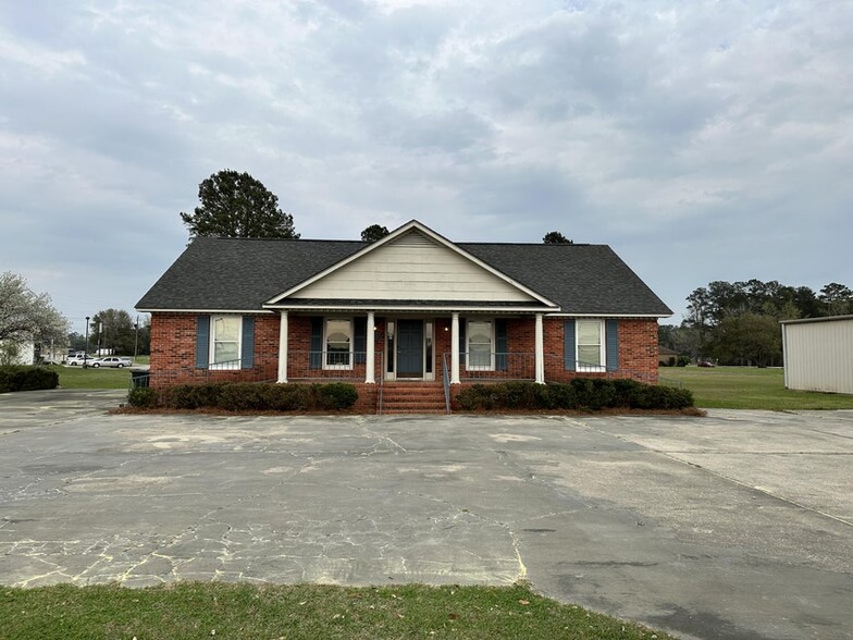 409 Martin Luther King Ave, Kingstree, SC for sale - Primary Photo - Image 1 of 7