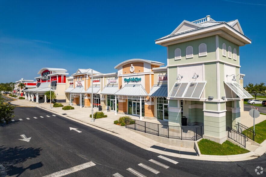 252 Harbor Village Ln, Apollo Beach, FL for lease - Building Photo - Image 1 of 5