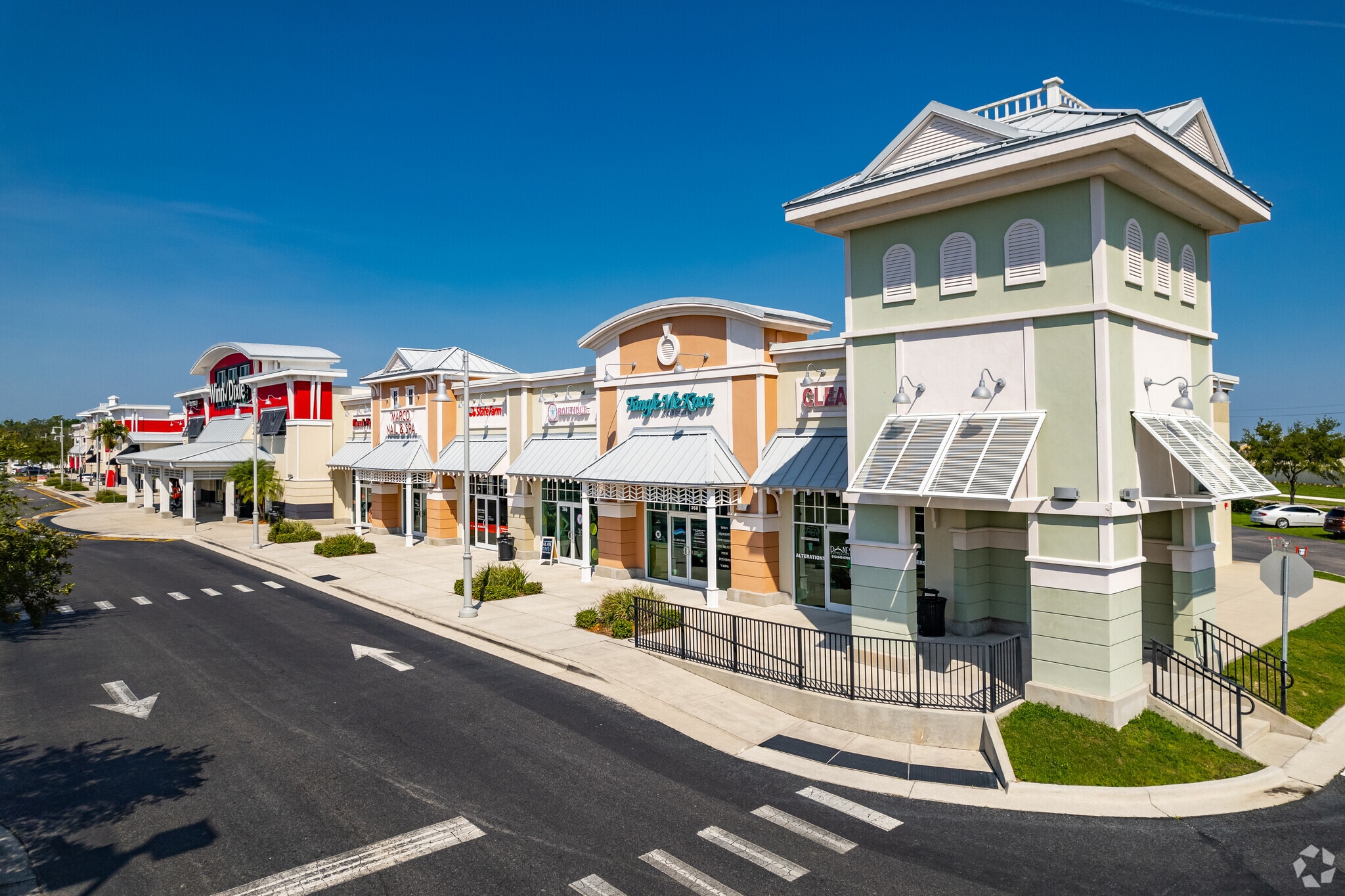 252 Harbor Village Ln, Apollo Beach, FL for lease Building Photo- Image 1 of 6