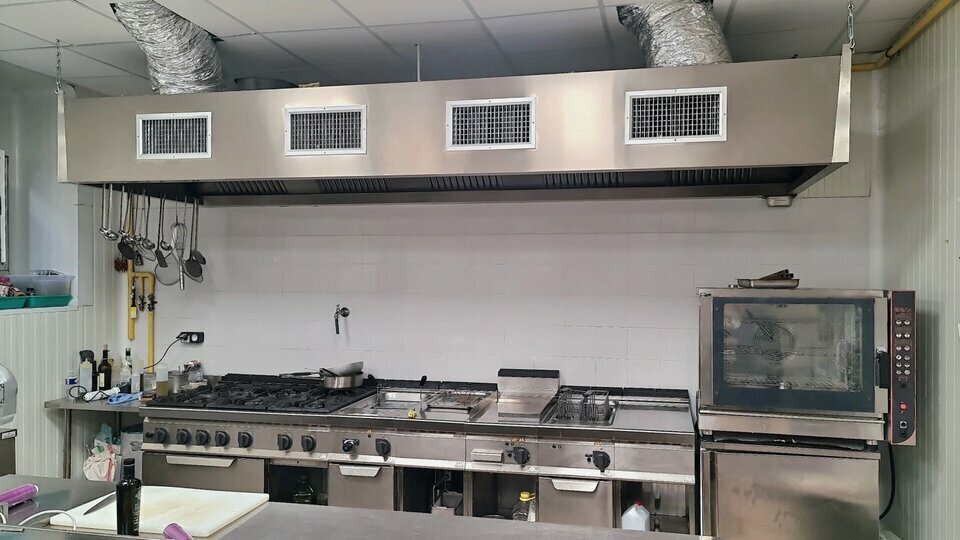 Retail in Nice for lease - Interior Photo - Image 2 of 11