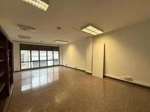 Office in Sabadell, Barcelona for lease Interior Photo- Image 2 of 9
