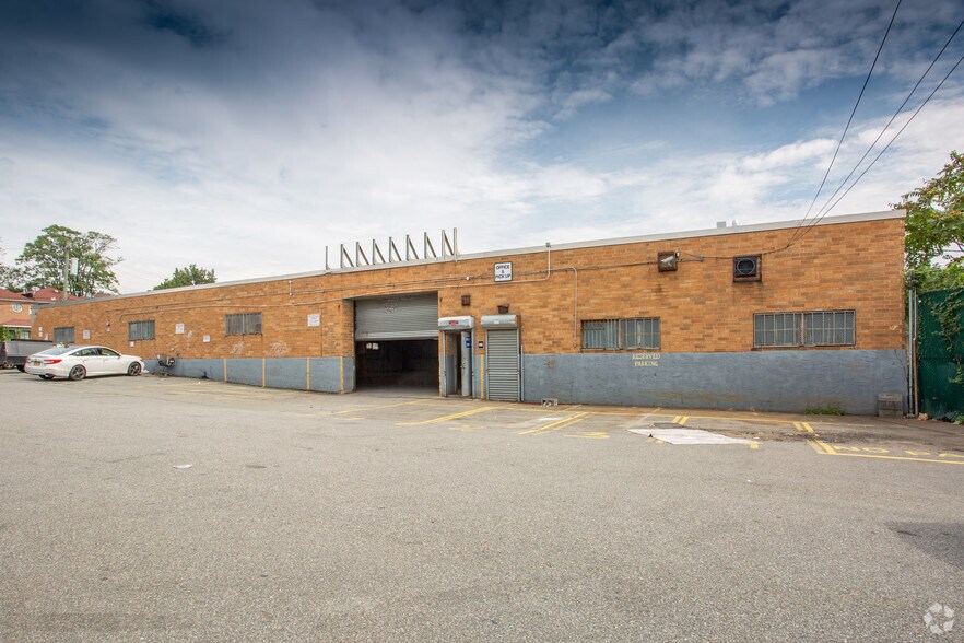 17818 107th Ave, Jamaica, NY for sale - Primary Photo - Image 1 of 1