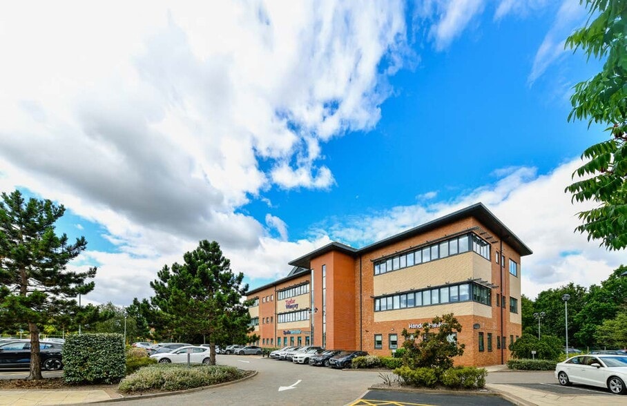 2 Trinity Ct, Wolverhampton for sale - Building Photo - Image 2 of 12