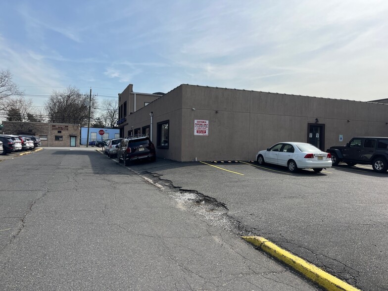 210 S Washington Ave, Bergenfield, NJ for sale - Building Photo - Image 2 of 11