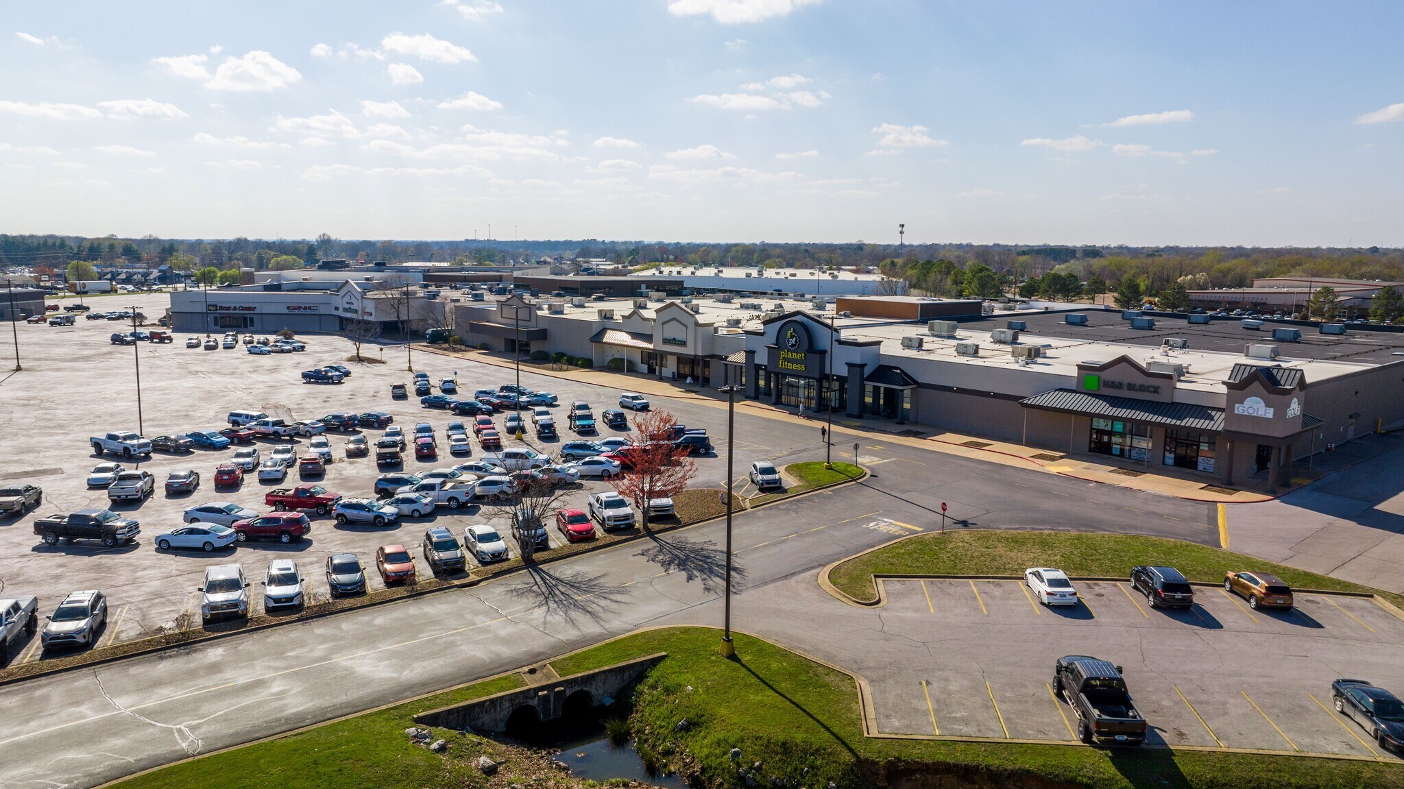 100 N Dixieland Rd, Rogers, AR 72756 Frisco Station