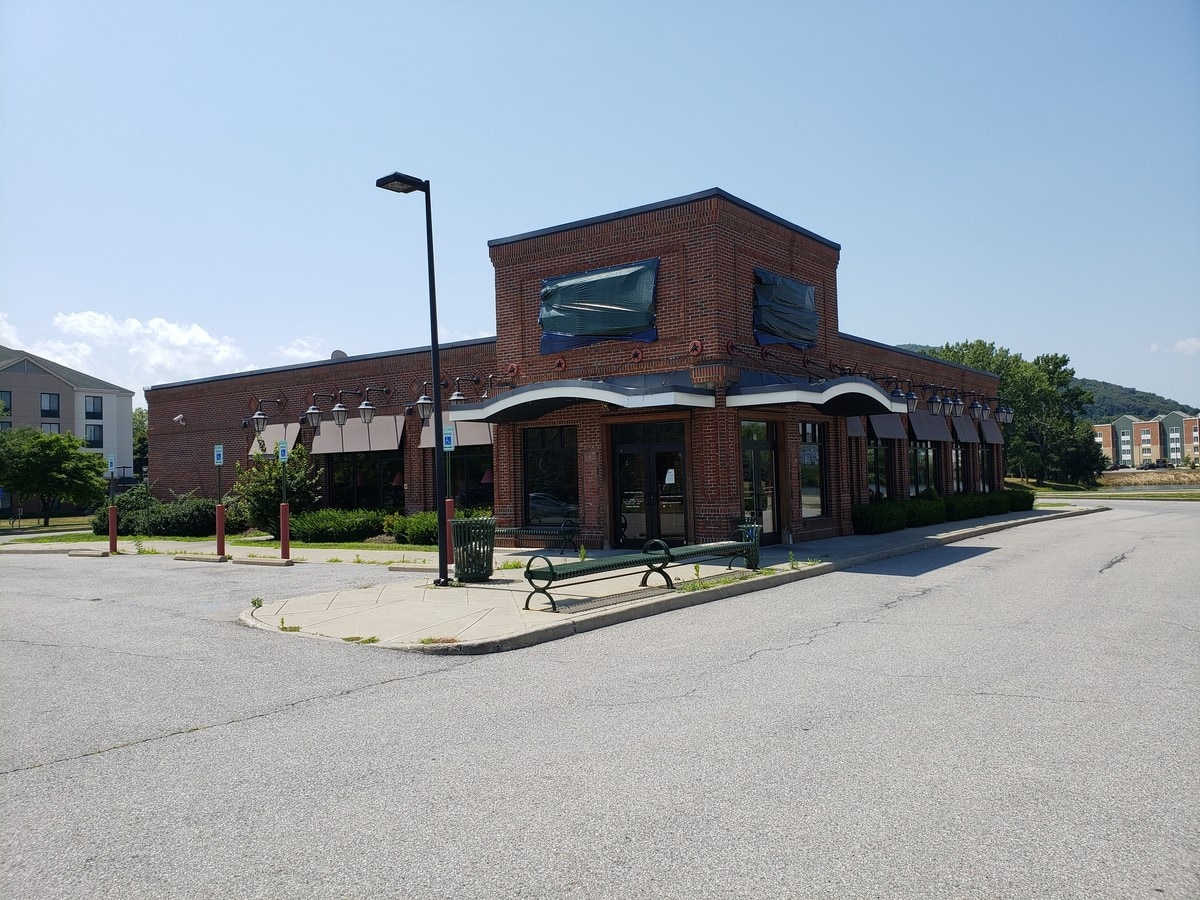 21 Westage Dr, Fishkill, NY 12524