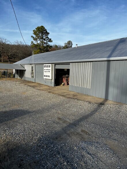 462 E Reba McEntire Ave, Stringtown, OK for sale - Building Photo - Image 2 of 23