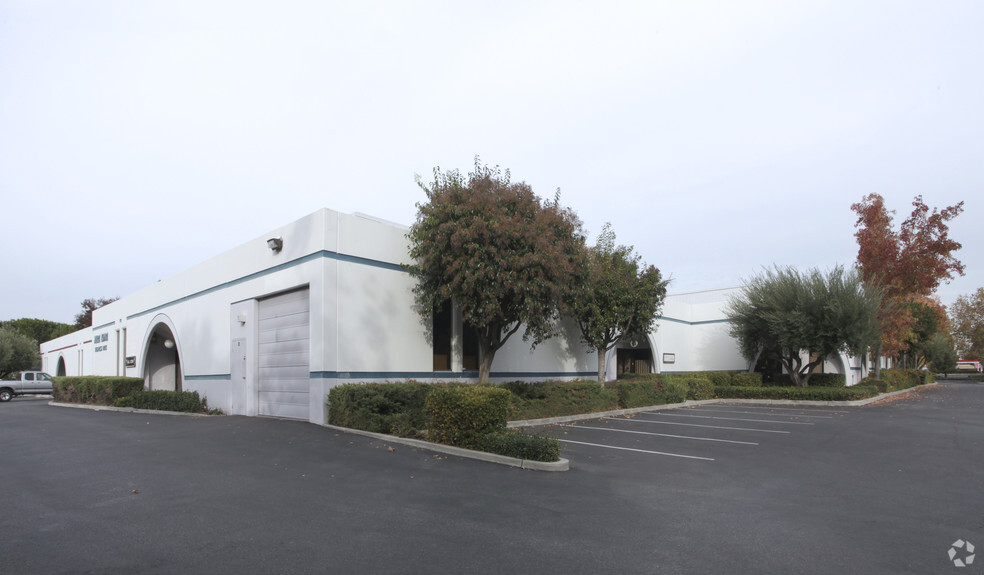 1190 Miraloma Way, Sunnyvale, CA for lease - Building Photo - Image 3 of 6