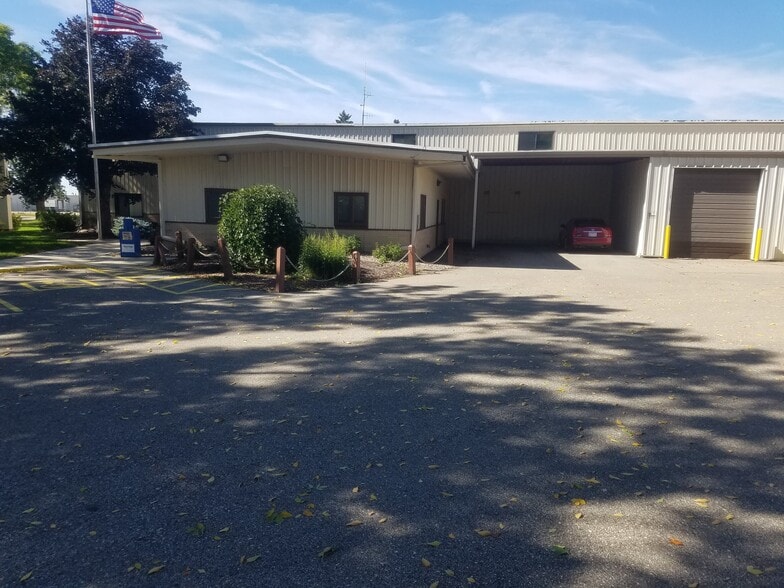 2208 Trott Ave SW, Willmar, MN for sale - Building Photo - Image 2 of 50