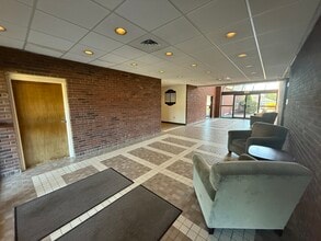53 New Britain Ave, Rocky Hill, CT for lease Interior Photo- Image 2 of 21