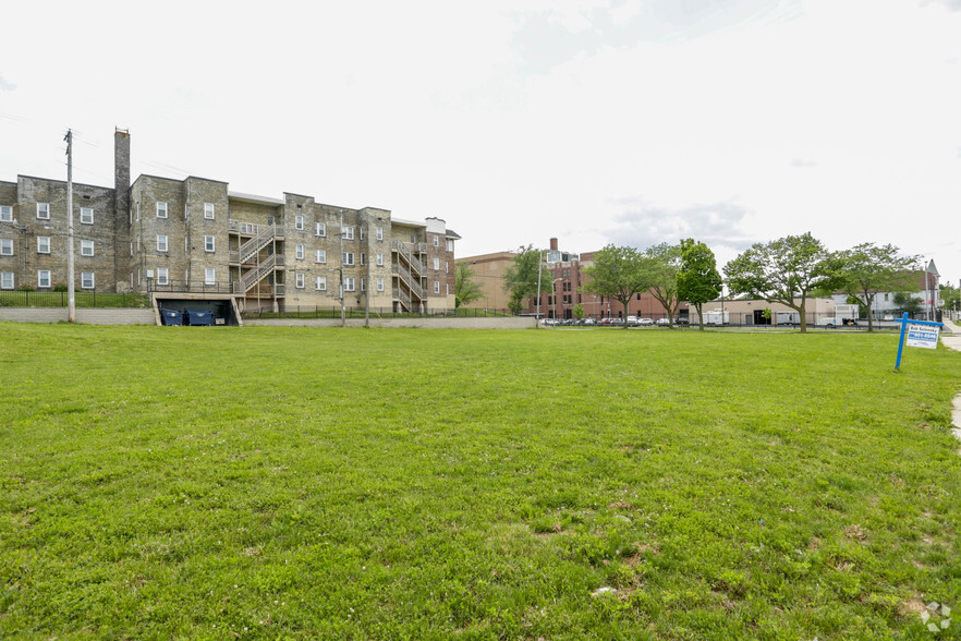 2441-2463 W State St, Milwaukee, WI for sale - Building Photo - Image 2 of 2