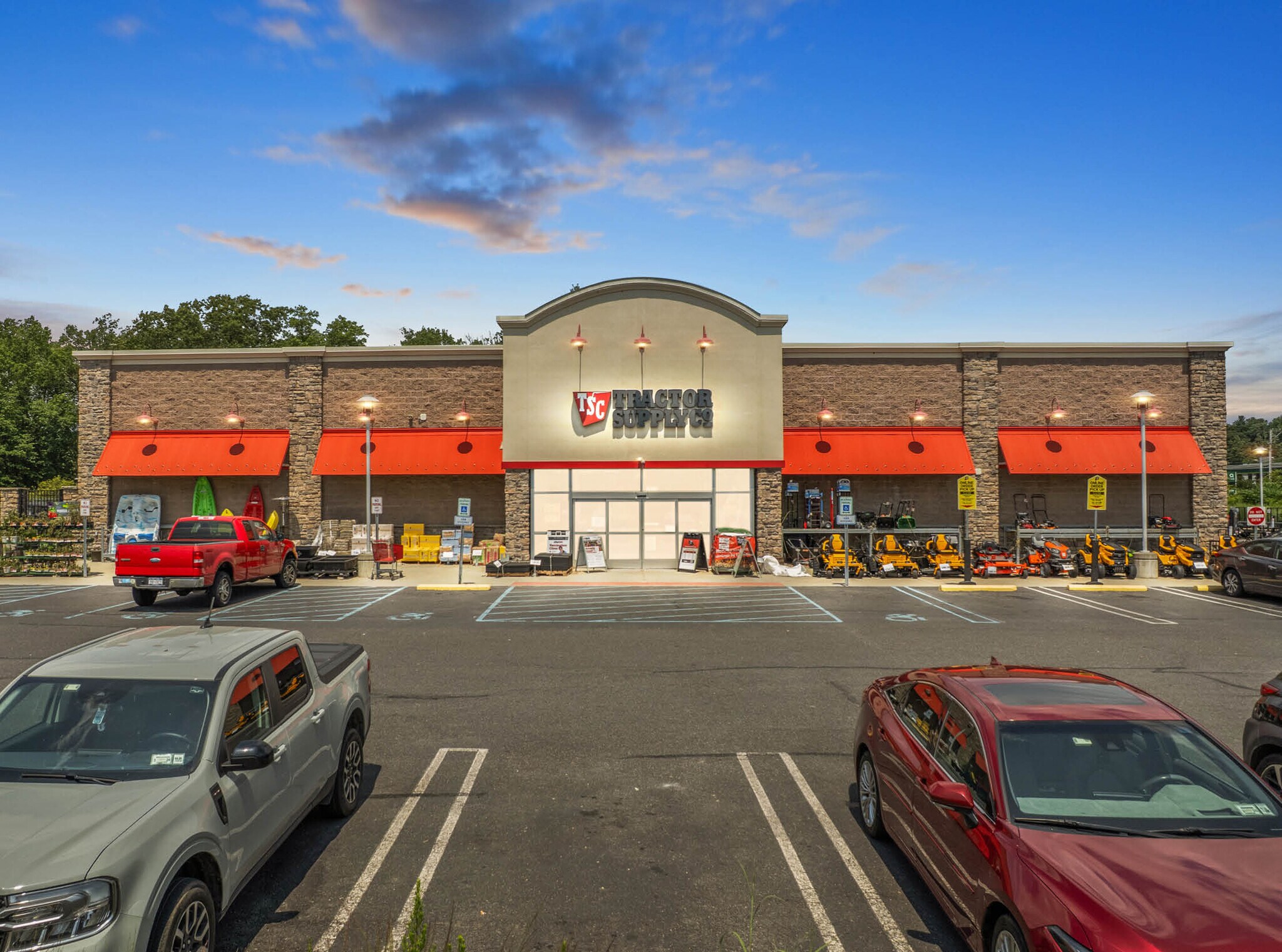 1611 Ulster Ave, Lake Katrine, NY for sale Building Photo- Image 1 of 7