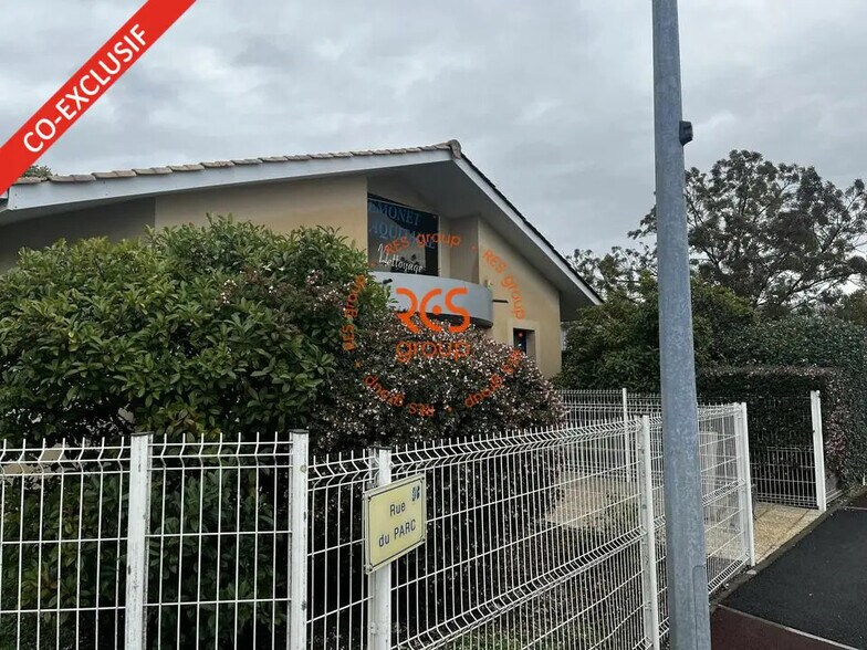 Flex in Le Bouscat for lease - Building Photo - Image 1 of 10