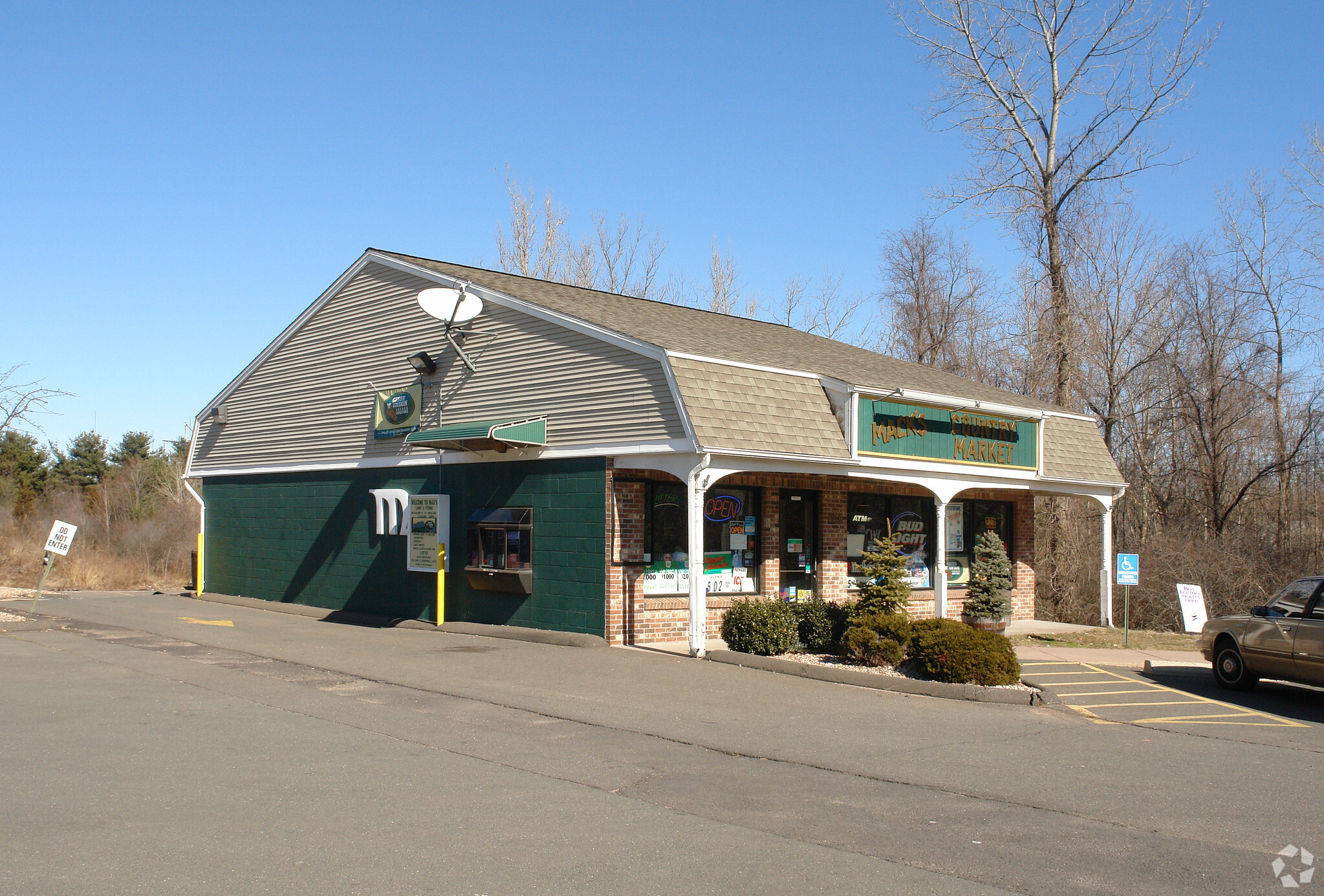 809 Hartford Rd, Manchester, CT for sale Primary Photo- Image 1 of 1