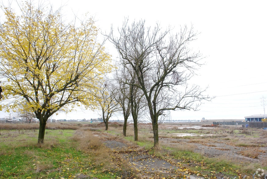 8770 Elder Creek Rd, Sacramento, CA for lease - Building Photo - Image 2 of 4